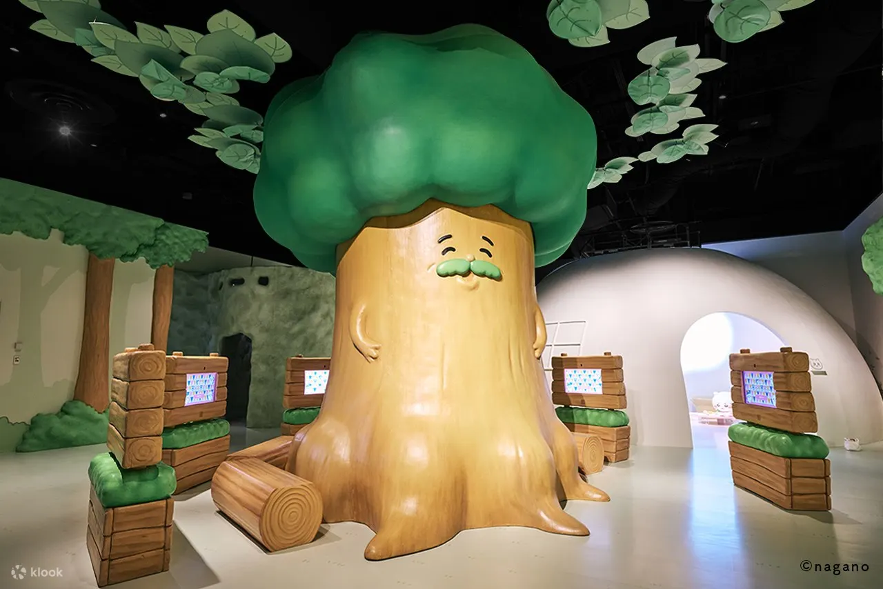 Family enjoying a themed display at Tokyo Chiikawa Park