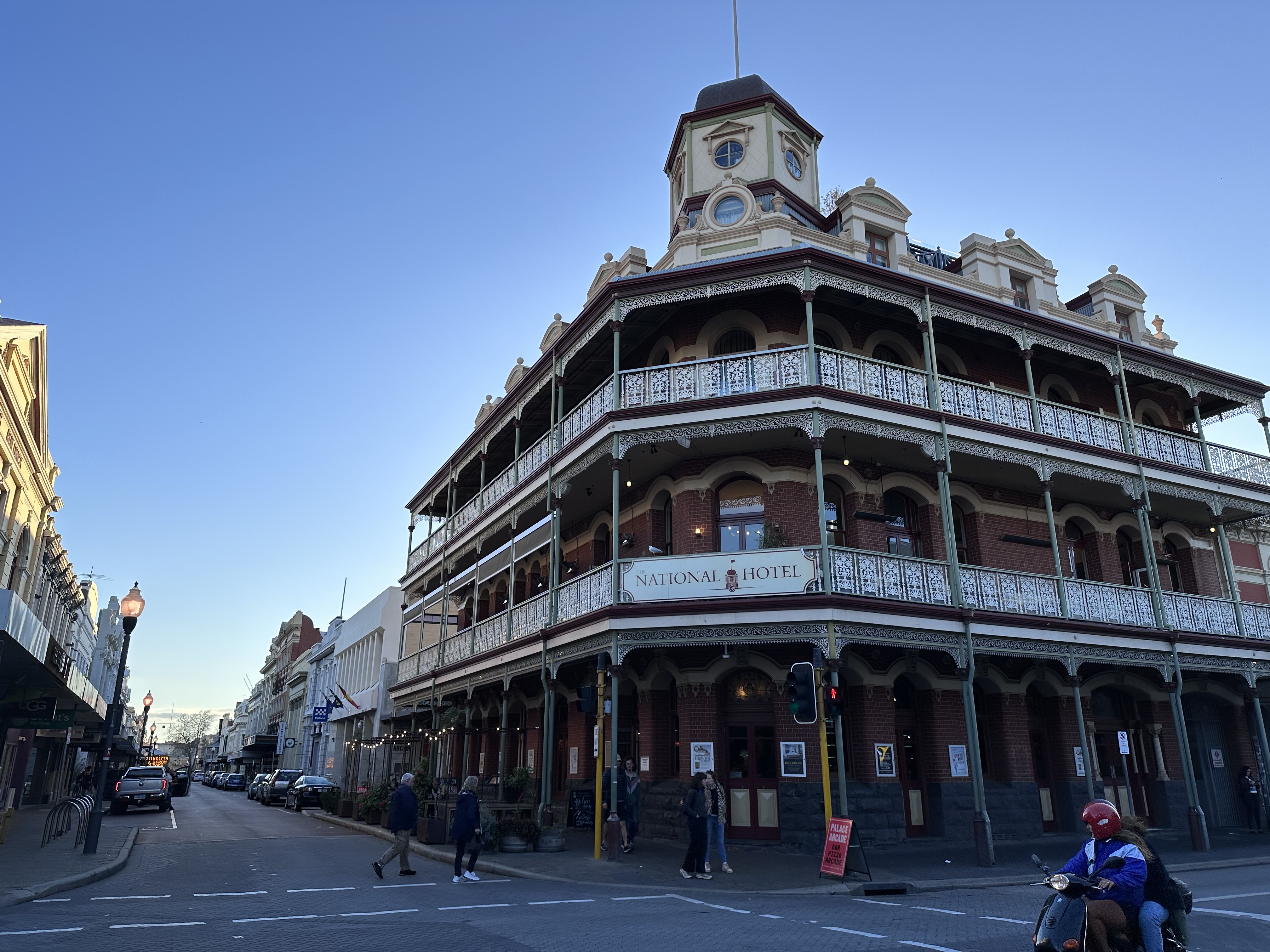 National Hotel Fremantle Exterior